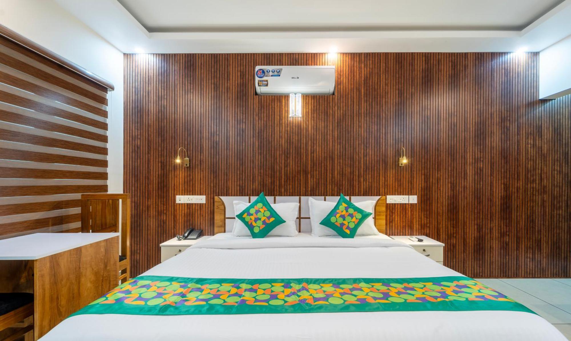 Treebo Thoduvas Star Plaza Cochin Airport Hotel Недумбасери Екстериор снимка