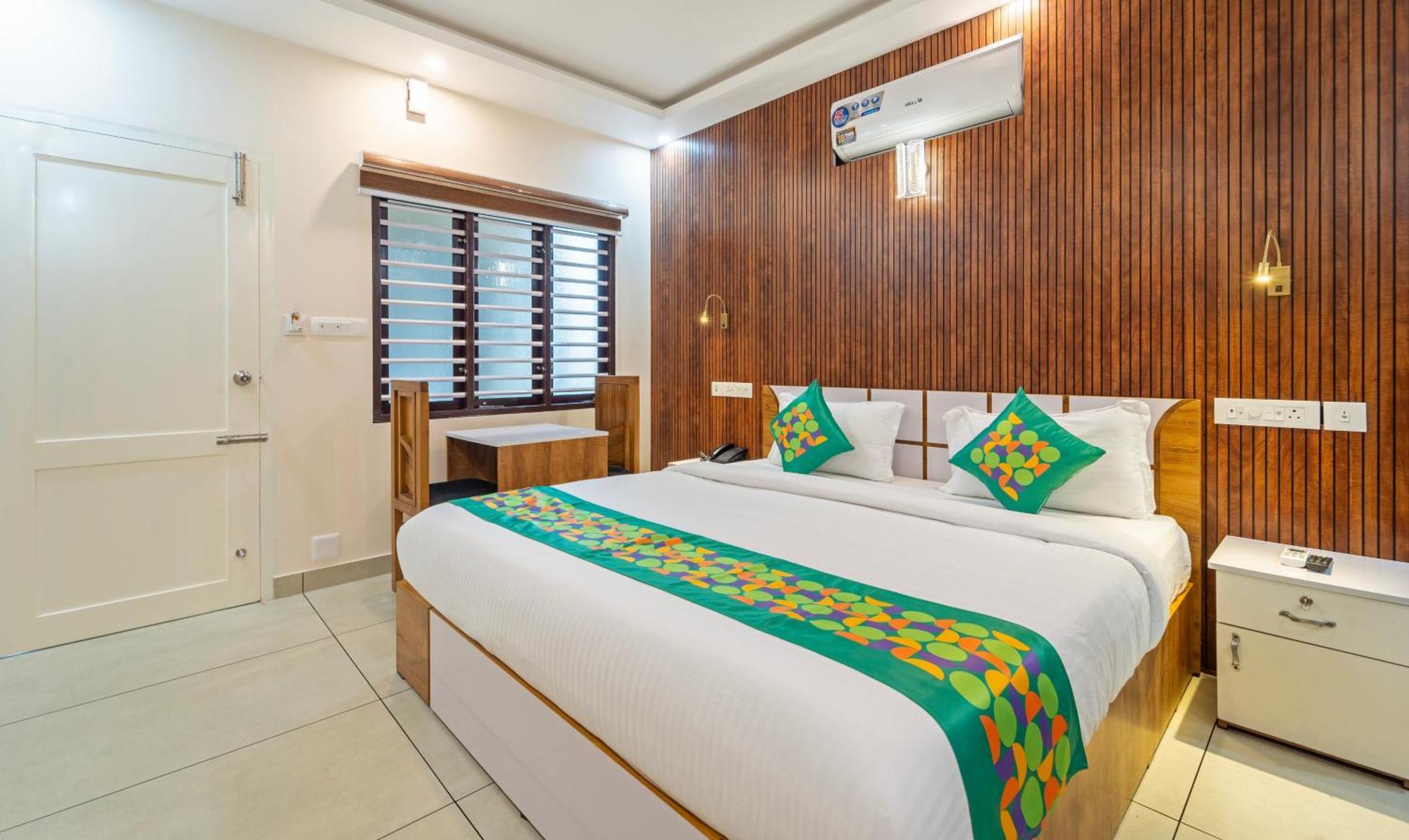 Treebo Thoduvas Star Plaza Cochin Airport Hotel Недумбасери Екстериор снимка